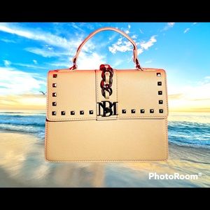 Badgley Mischka Crossbody Bag
New Women Color: Beige